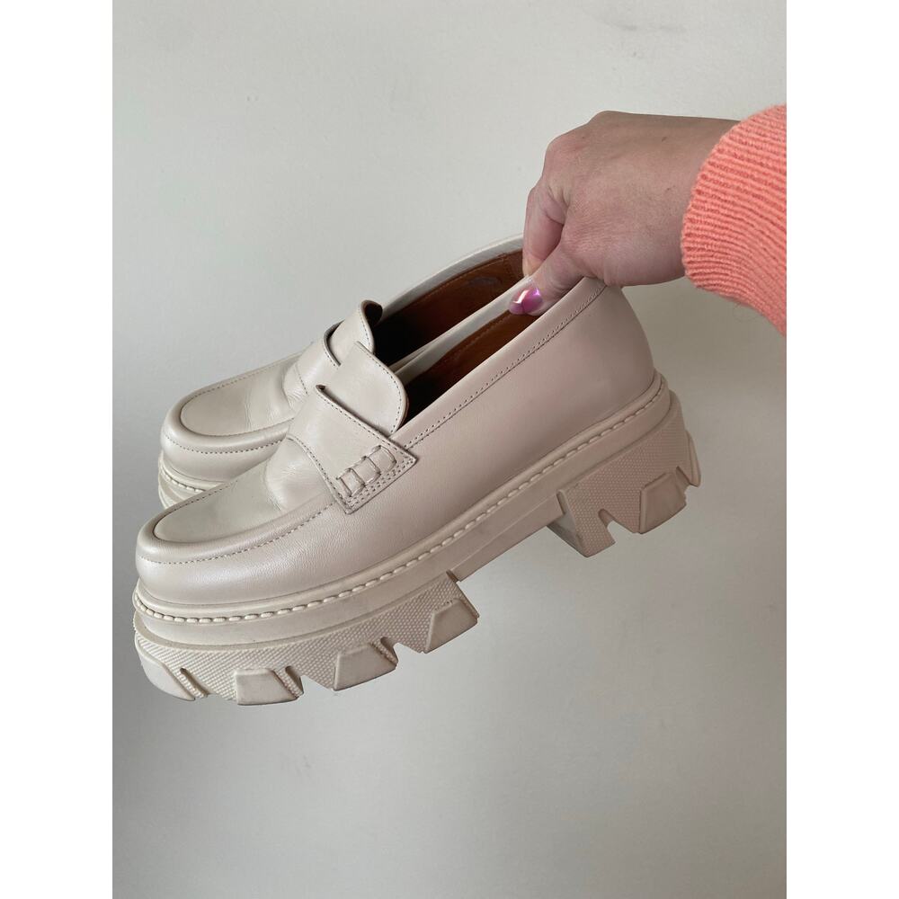 Alohas trailblazer cream leather loafers size 37 us 6.5